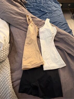SPANX Seamless Scoop Tank Duo in White and Beige